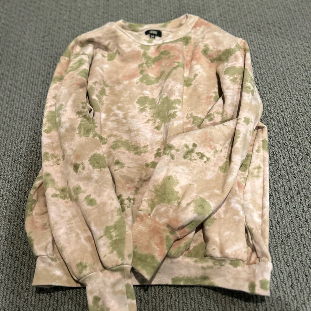 crew neck